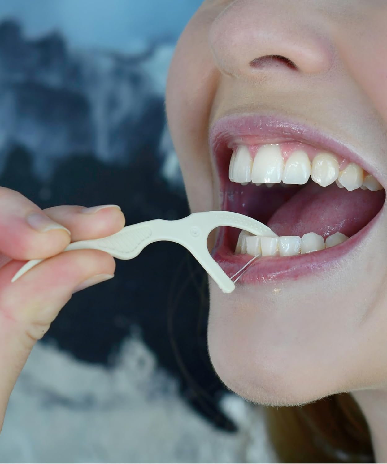 Floss Picks Biodegradable (100pcs) - Plant Based Dental Floss Picks, Natural Flossers for Adults & Kids, Nontoxic Vegan Tooth Pick Flossers & Eco Floss Sticks - Double Thread Mint