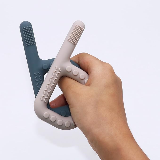 Sensory Toys for Kids Babies Toddlers 4 Pack, P Shape Baby Teething Toys for 3-6 6-12 Months Oral Motor Stimulation, Sensory Chew Toys for Autistic Children, Silicone Chewy Necklaces for Kids Adults