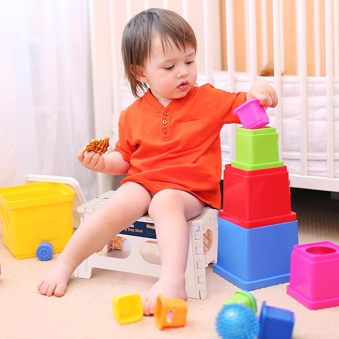 Flottian 9" Folding Step Stool for Adults and Kids 15-Inch Extra Wide Stool Holds Up to 300 lbs,Non-Slip Folding Stools with Handle,Compact Plastic Foldable Step Stool for Bathroom,Kitchen,ect,Khaki