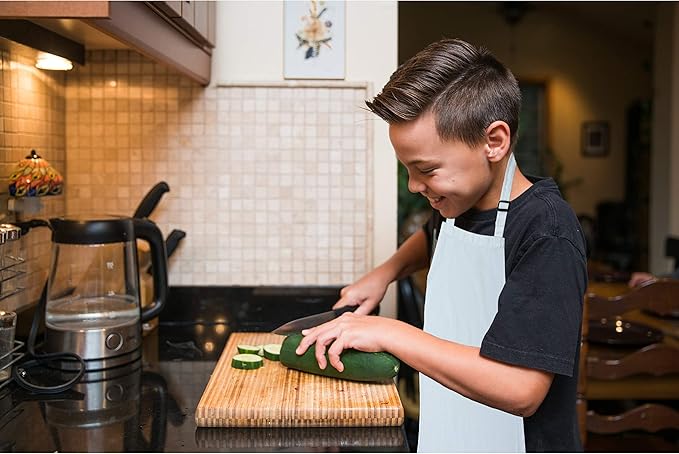 Kids Apron, Medium, 100% Cotton With An Adjustable Strap to fit All Ages