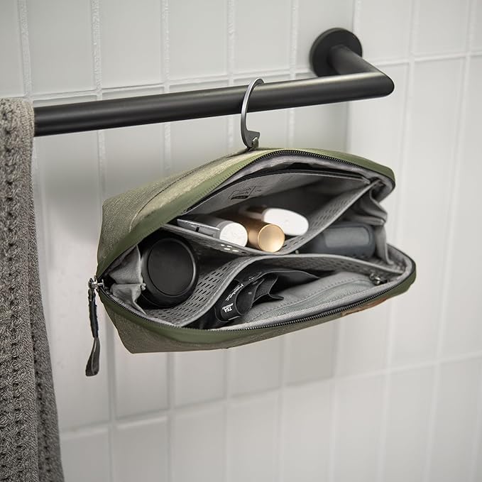 Peak Design Small Wash Pouch, Sage, Weatherproof Travel Toiletry Bag, Upright or Hanging Toiletries Kit with Pockets, Magnetic Toothbrush Pocket, Wide UltraZip Opening, Toiletry Bag for Men and Women