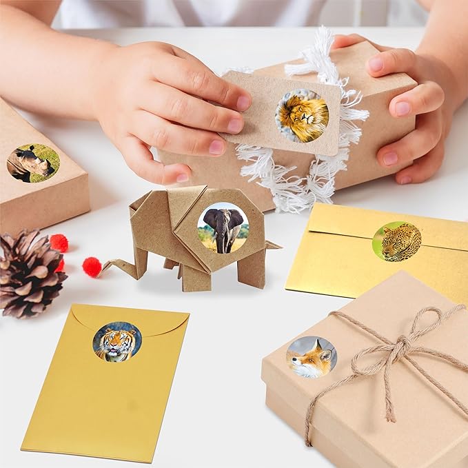 600PCS Realistic Animal Stickers, 16 Designs Jungle Animal Sticker for Kids Safari Zoo Labels with Perforated Line for Toddlers, Party Favors, Birthday Gift, Decor Supplies, Rewards (1.5" in Diameter)