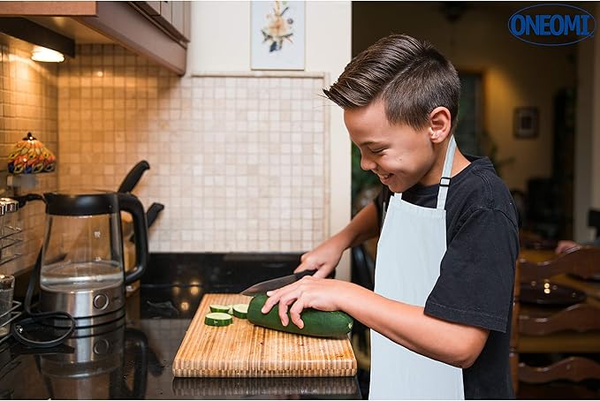 Kids Apron, Medium, 100% Cotton With An Adjustable Strap to fit All Ages