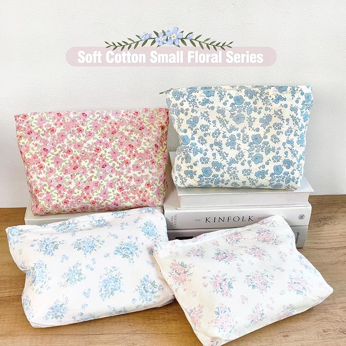 STARDW Aesthetic Floral Makeup Bag Cute Small Cosmetic Bags for Women Girls, Travel Toiletry Bag Large Capacity Zipper Makeup Pouch, Purse Organizer Pouches (Floral Blue)