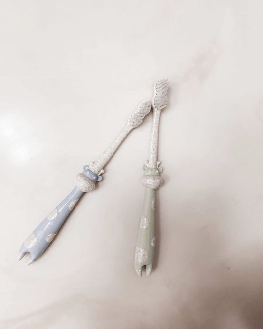 ROARex Vegan Eco Friendly All Natural Kids Toothbrush Made from Plants – Sweet Baby Giraffe | 100% Biodegradable and Compostable | 1% for The Planet Product