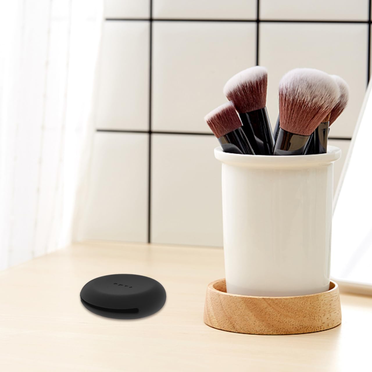 Beaupretty Makeup Puff Case Travel Silicone Puff Holder Portable Face Container for Women Girls Black