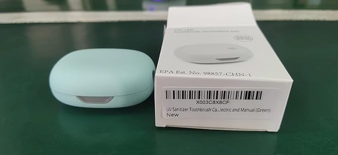 Toothbrush Holder, Toothbrush Cleaner Case, Portable USB Charging Toothbrush Cover with U V-C Light, Travel Toothbrush Holder (Green)