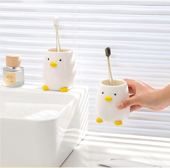 White Ceramic Chick-Shaped Toothbrush Holder, Multi-Functional Storage Cup. Suitable for Bathroom, Kitchen, Bedroom, and Office Decoration (1piece, Chick Design).