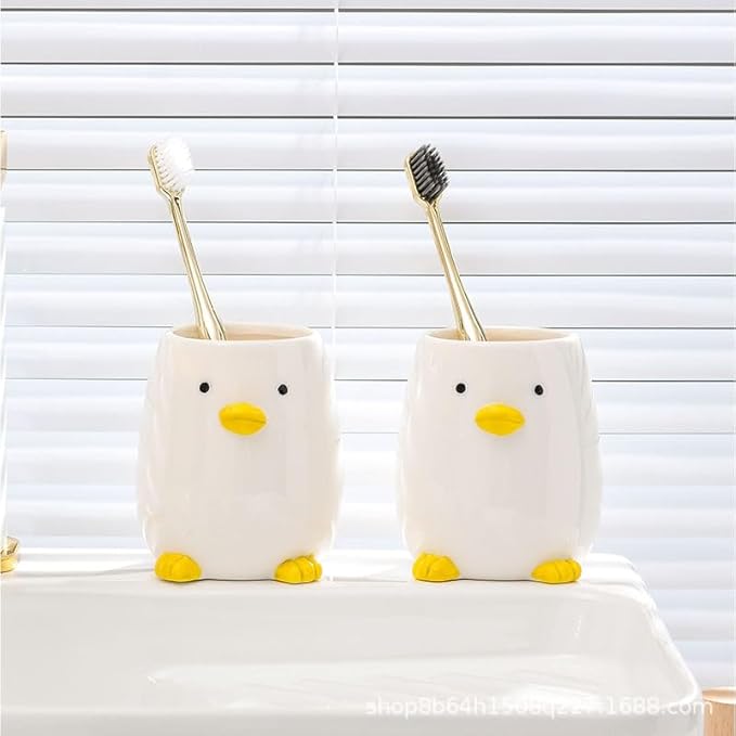 White Ceramic Chick-Shaped Toothbrush Holder, Multi-Functional Storage Cup. Suitable for Bathroom, Kitchen, Bedroom, and Office Decoration (1piece, Chick Design).