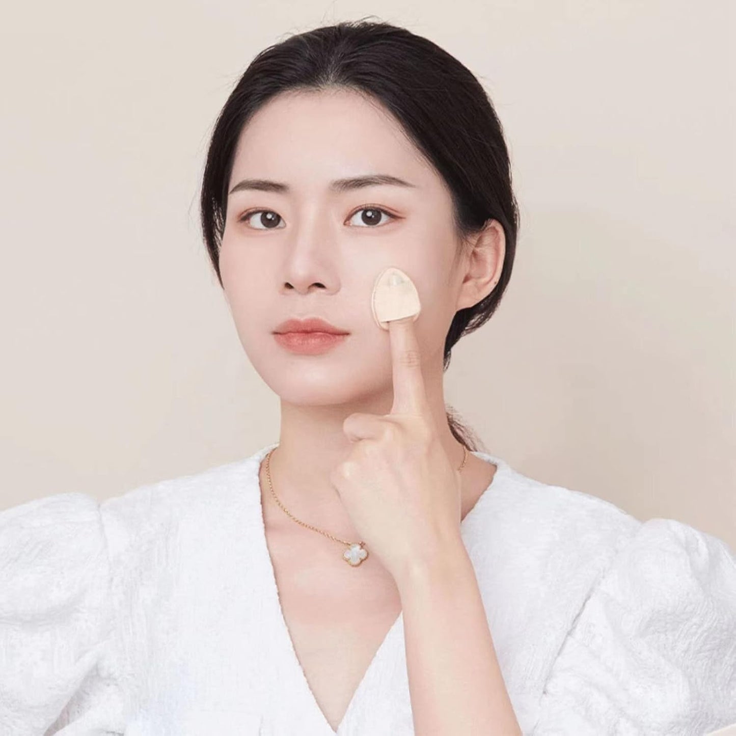 40 PCS Mini Makeup Puff Triangle Makeup Puff Finger Soft Setting Sponge Mineral Powder Body Powder Cosmetic Foundation Cosmetic Finger Puff for Women