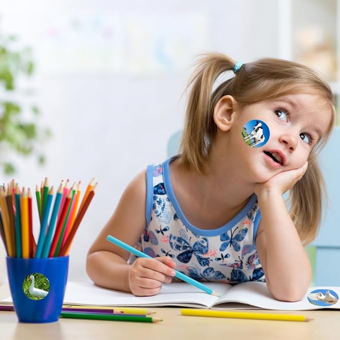 Farm Animal Stickers Roll for Kids 1.5 Inch 600Pcs Round Farm Animals Label Stickers for Boys Girls Birthday Party Favors Gifts Decoration Teachers Student Classroom Reward