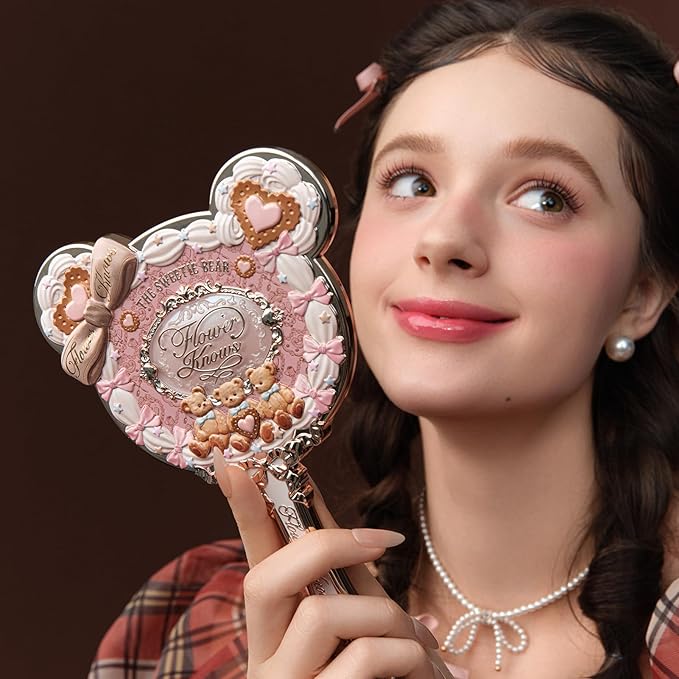 Flower Knows The Sweetie Bear Hand Mirror,Vintage Portable Handheld Mirror,Fancy & Pretty Princess Mirror with Long Handle,Gift for Girls(Creamy Pink)