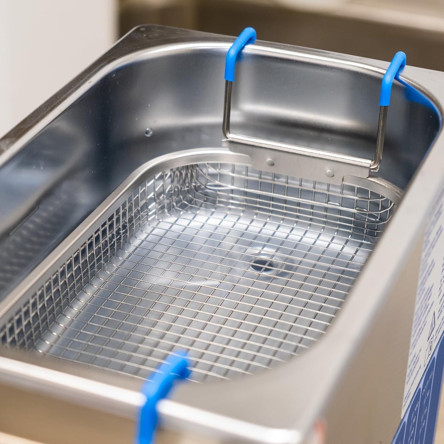 ERRECOM U-Sonic, Ultrasonic Cleaner Solution for Ultrasonic Machine Cleaners, Concentrate, Effective & Gentle Formulation for Jewels, Glasses, Aligner, Dentures, Small Accessories, 17 fl oz (500 mL)