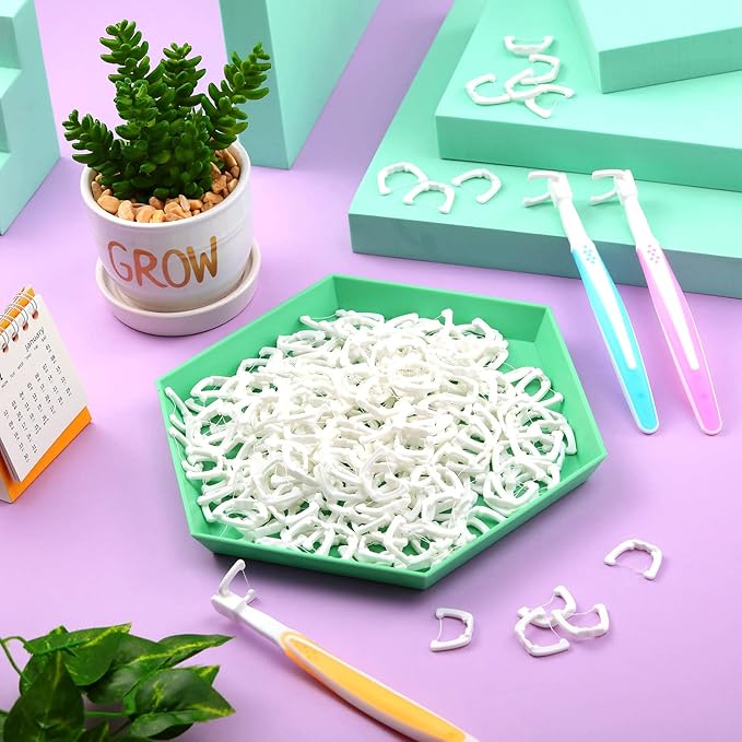 Cunhill 3 Pieces Tooth Floss Handle Reusable with 300 Pieces Dental Floss Refill Heads Unflavored Colorful Floss Interdental Toothpick Flosser for Teeth Cleaning, 3 Colors