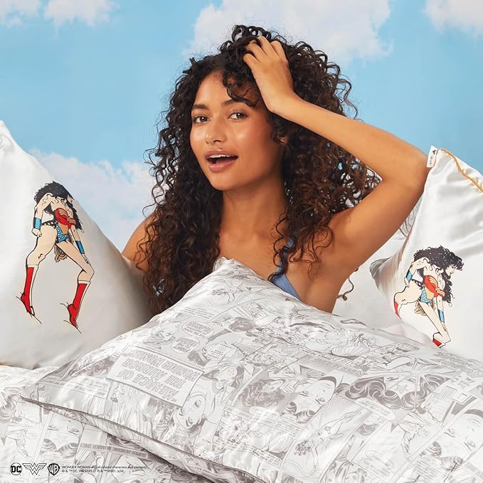 Kitsch Wonder Woman (Comic) Satin Pillowcase with Zipper Softer Than Silk, Luxury Cooling Pillowcase for Hair & Skin, Wrinkle Prevention, Queen/Standard (19X26)