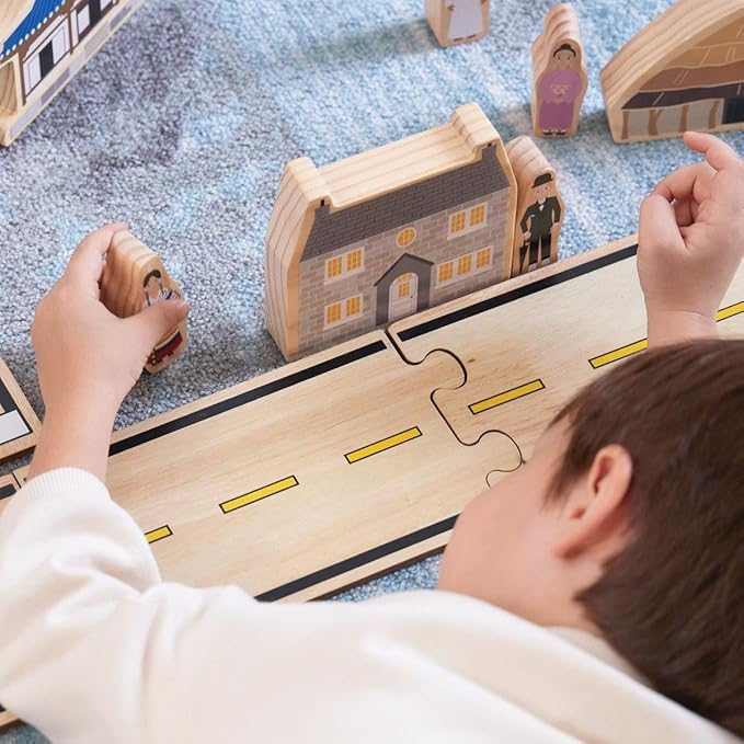 Kaplan Early Learning Friends Around The World Wooden Figures Set - 20-Piece Multicultural Diverse People Playset for Dramatic Play, Block Play, and Storytelling, Toddlers, Ages 2+