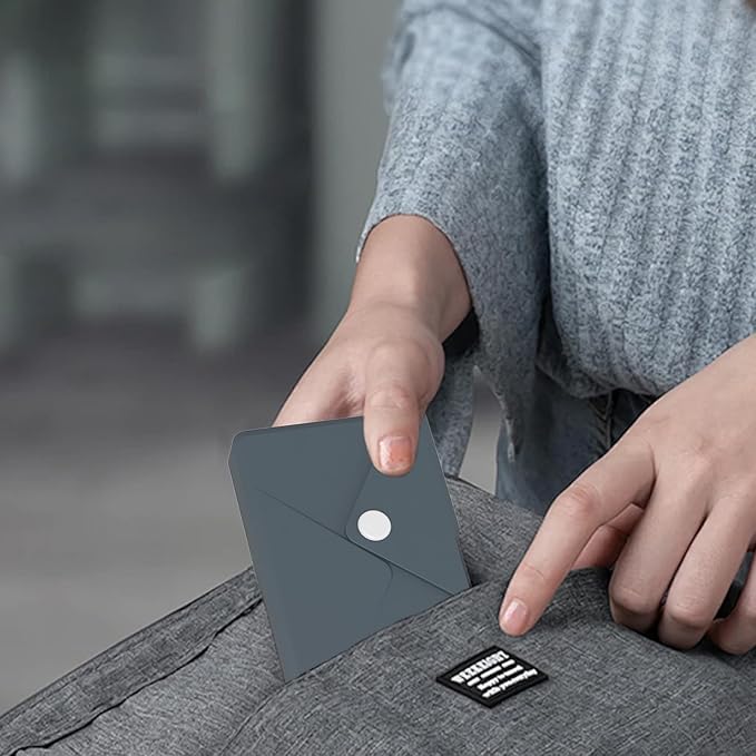 Silicone Collapsible Travel Cup, Portable Foldable Water Cup,Reusable Leak-Proof Design For Camping, Hiking, Sports.Card Bag Design For Easy Insertion Into Pockets (light coffee)