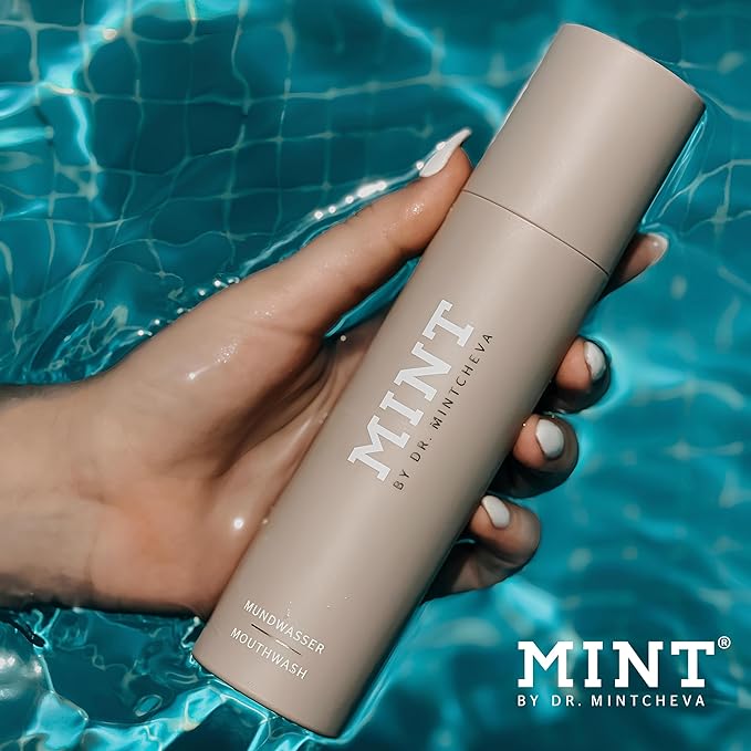 MINT whitening mouthwash with hydrogen peroxide - alcohol-free - mild taste - vitamin B12, peppermint oil and cucumber extract - mouthwash for the care of gums and interdental spaces -By Dr. Mintcheva