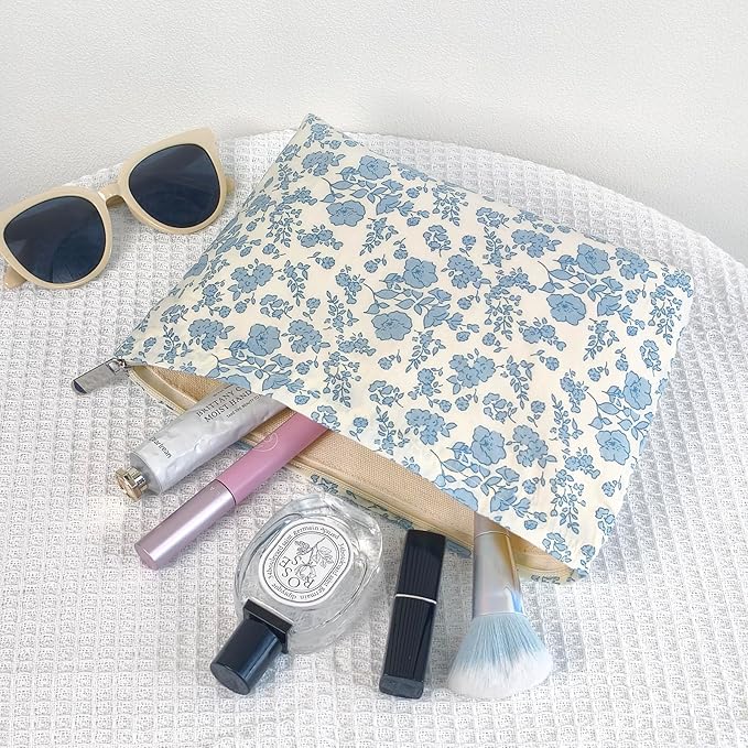 STARDW Aesthetic Floral Makeup Bag Cute Small Cosmetic Bags for Women Girls, Travel Toiletry Bag Large Capacity Zipper Makeup Pouch, Purse Organizer Pouches (Floral Blue)