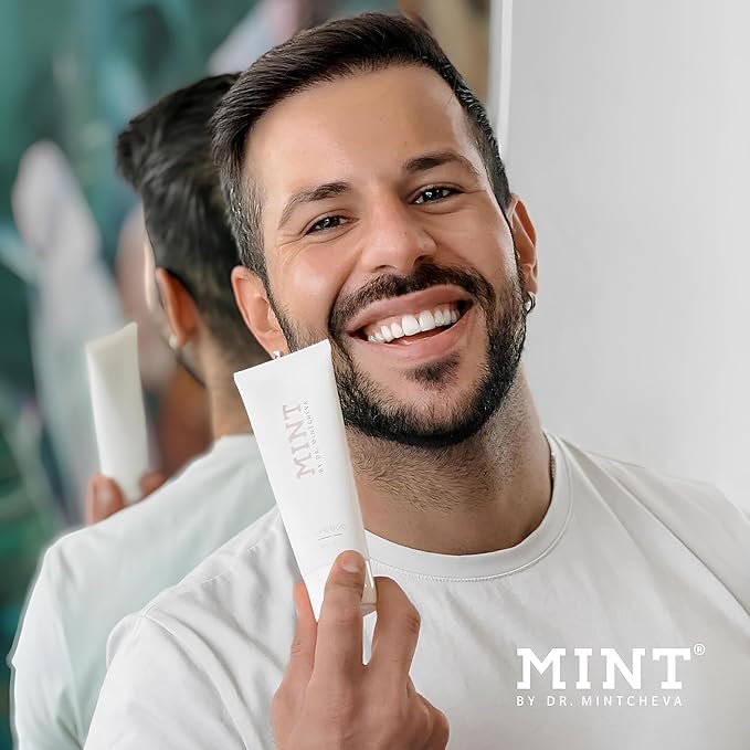 Mint Hollywood Smile polishing Paste with whitening Effect (1x 75 ml) - Professional Teeth Cleaning at Home - Effective deep Cleaning - Smooth, White Teeth - Microplastic-Free - by Dr. Mintcheva