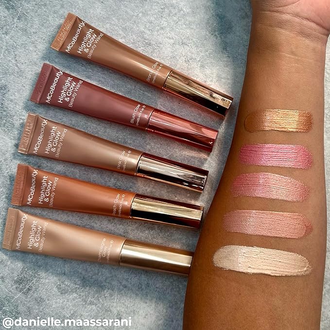 MCoBeauty - Highlight and Glow Beauty Wand - Buildable Liquid Highlighter - Bronze Shade - Liquid Cream with Cushion Applicator for Soft, Radiant Finish - Highlighters Makeup