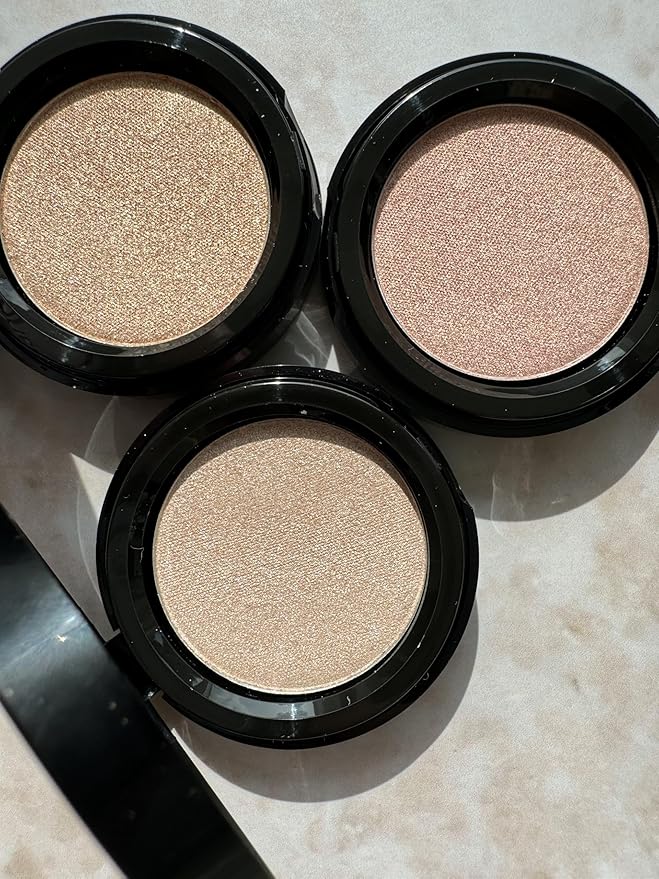 Sandstone Scandinavia Highlighter – Hypoallergenic Face Highlighter - High Glossy Face Illuminator with Natural Finish - Pearl Shimmer - Smooth silky Powder Makeup (Golden Champagne, 3 g)